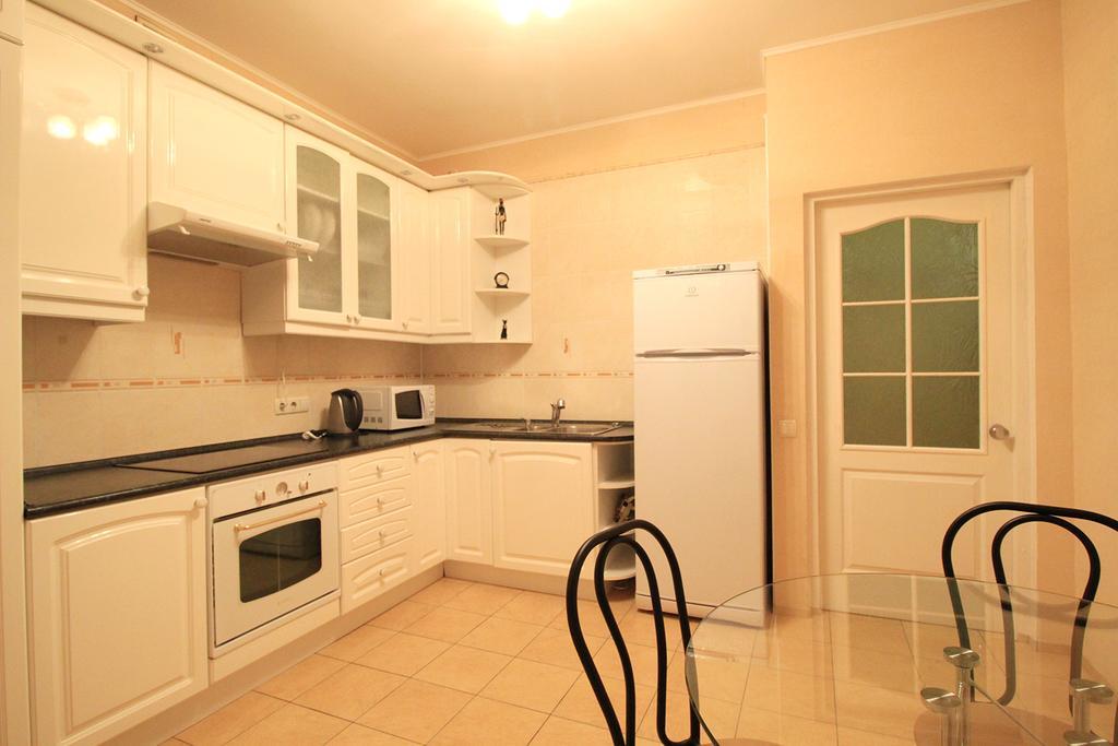 קייב Apartment Poznyaky-Bazhana מראה חיצוני תמונה