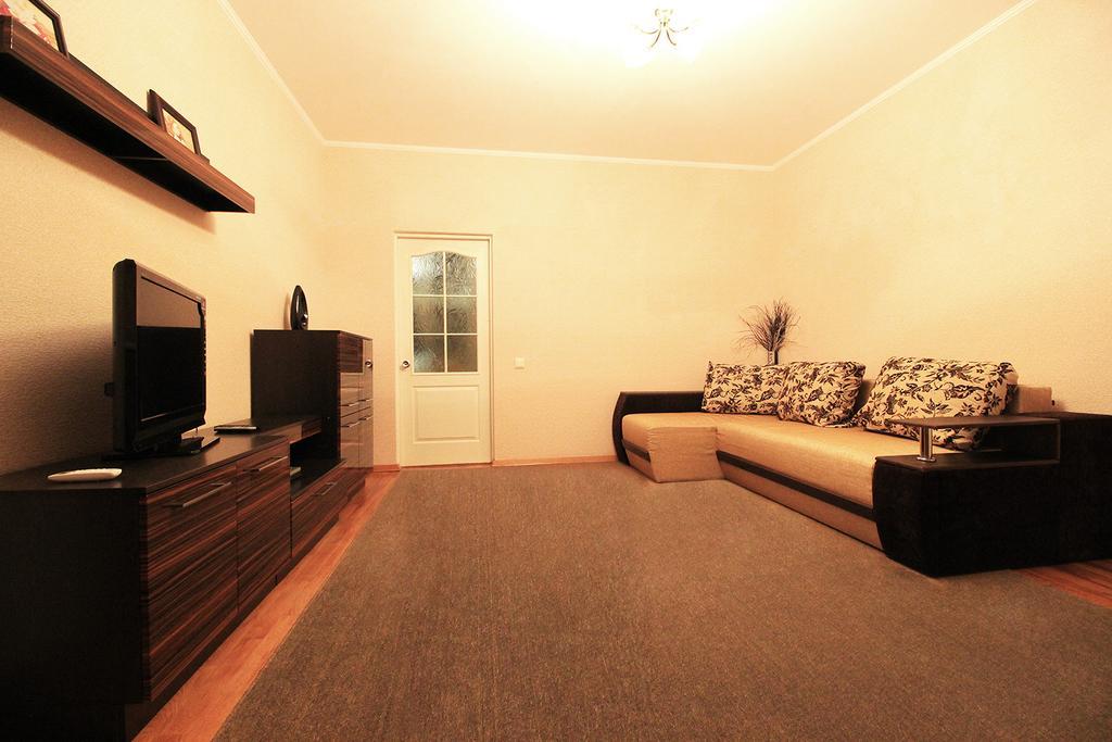 קייב Apartment Poznyaky-Bazhana מראה חיצוני תמונה