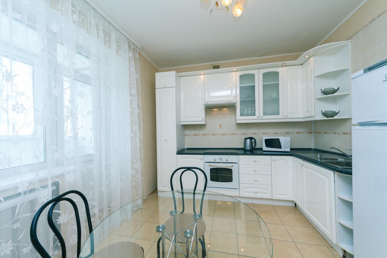 קייב Apartment Poznyaky-Bazhana מראה חיצוני תמונה