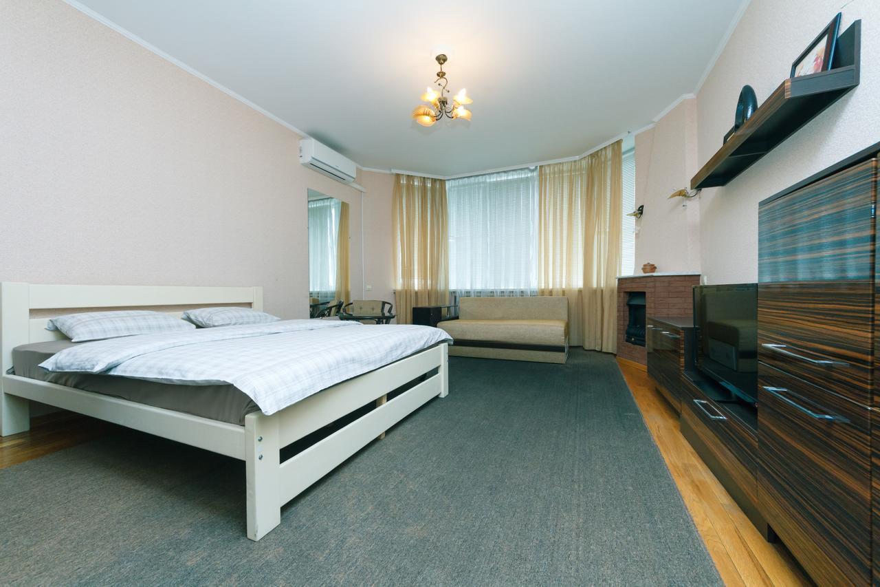קייב Apartment Poznyaky-Bazhana מראה חיצוני תמונה