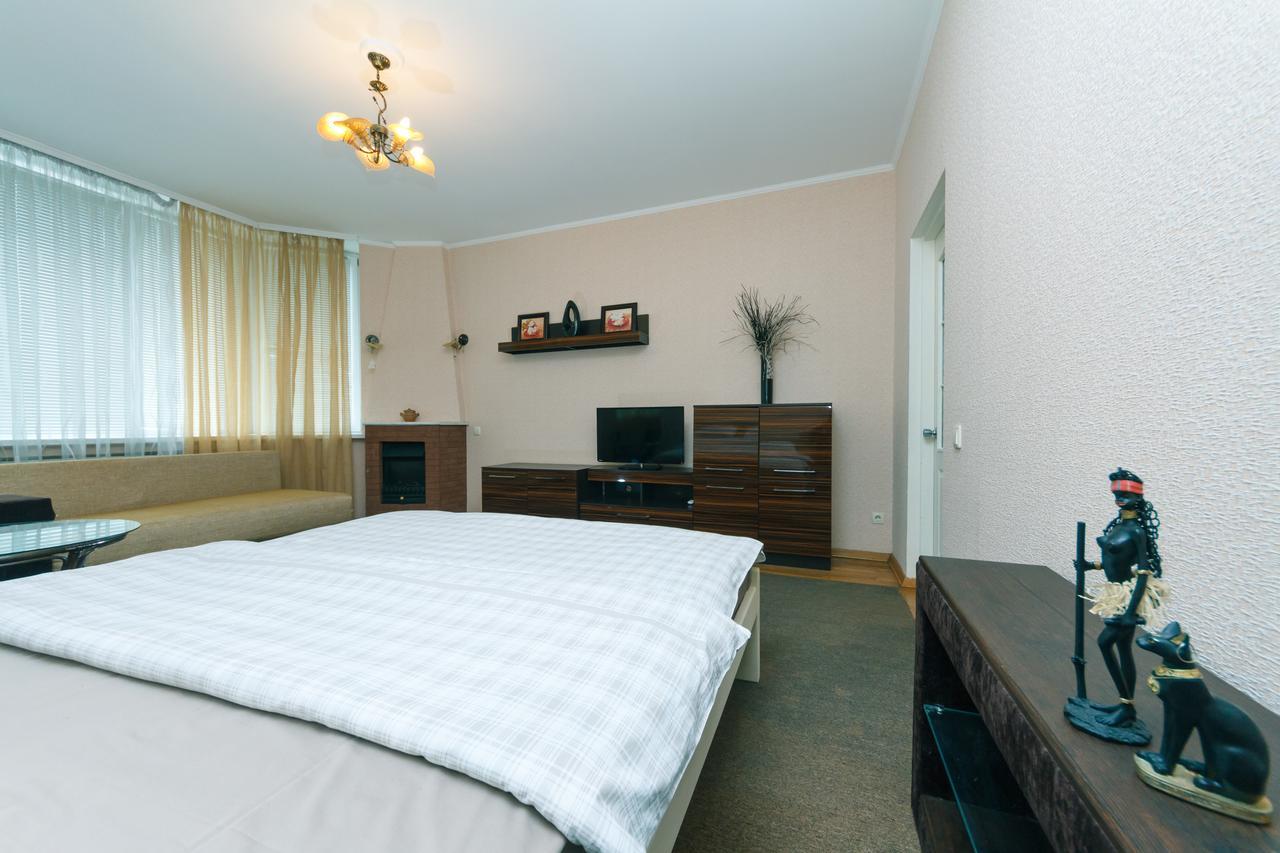קייב Apartment Poznyaky-Bazhana מראה חיצוני תמונה