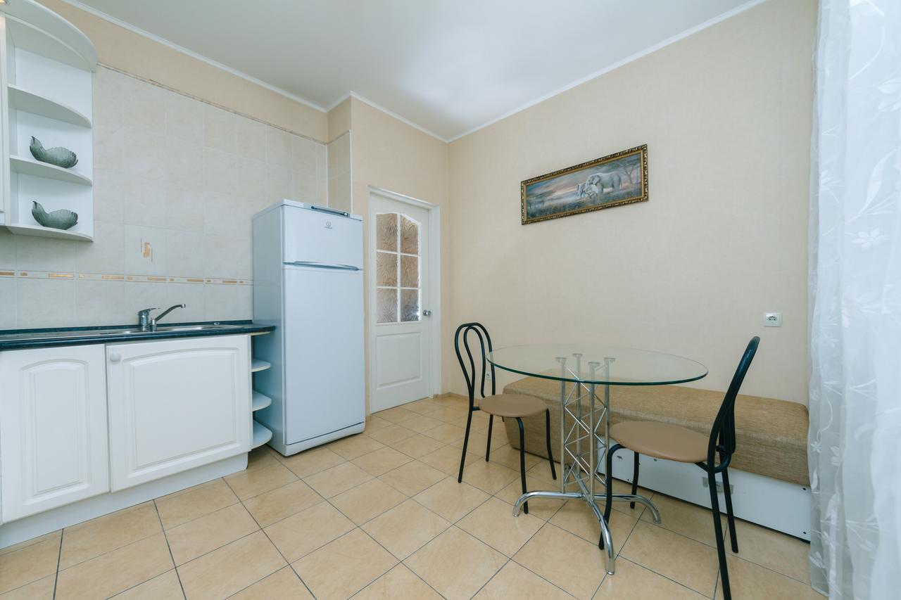 קייב Apartment Poznyaky-Bazhana מראה חיצוני תמונה